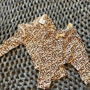 Cheetah pattern shirt and pant set old navy